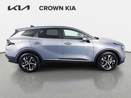 Silver 2024 Kia Sportage EX