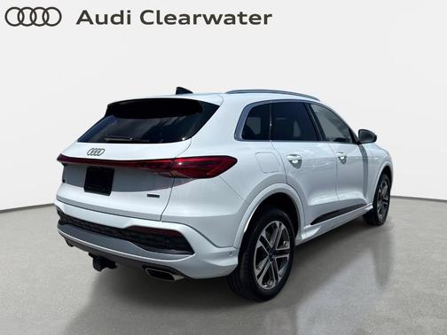 Glacier White Metallic 2025 Audi Q5 2.0T quattro Premium