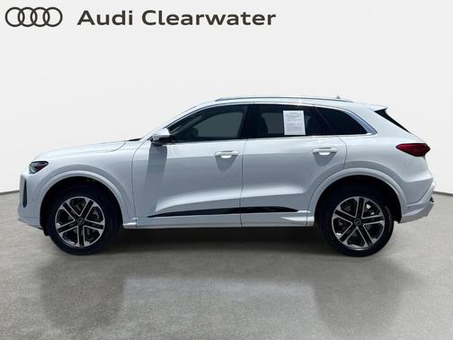 Arkona White 2025 Audi Q5 2.0T quattro Premium