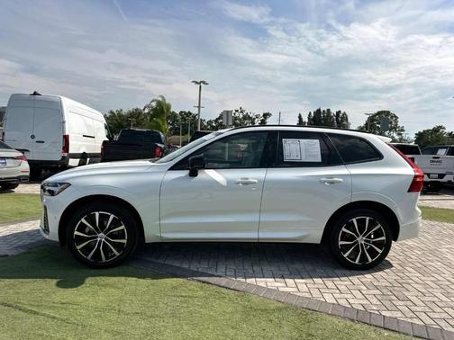 2025 Volvo XC60 B5 Plus