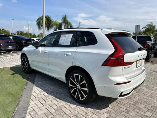 2025 Volvo XC60 B5 Plus