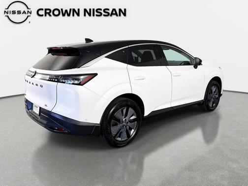 White / Black 2025 Nissan Murano SL
