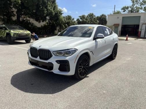 White 2023 BMW X6 M50i