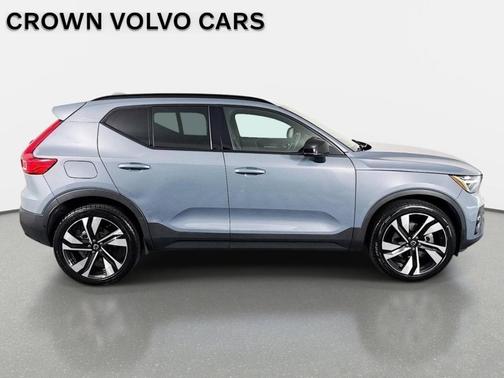 Gray 2023 Volvo XC40 B5 Plus Dark Theme
