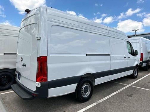 2024 Mercedes-Benz eSprinter 2500 170 WB High Roof Cargo