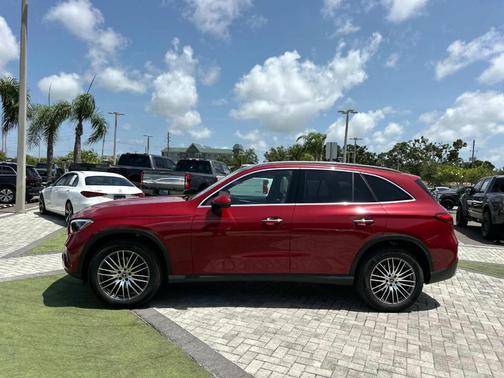 2025 Mercedes-Benz GLC 300 Base