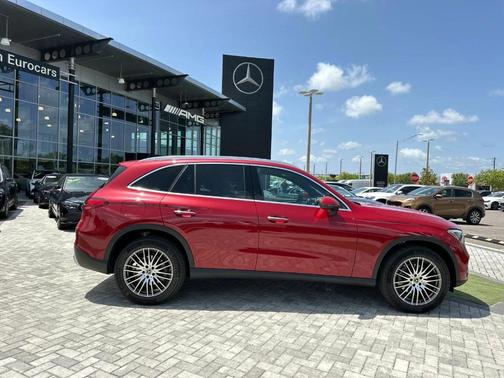 2025 Mercedes-Benz GLC 300 Base