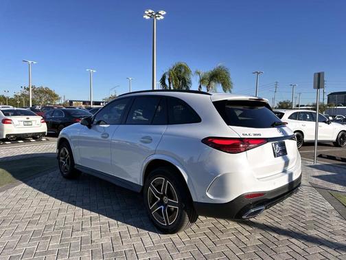 2026 Mercedes-Benz GLC 300 Base