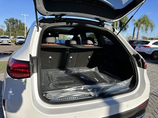 2026 Mercedes-Benz GLC 300 Base