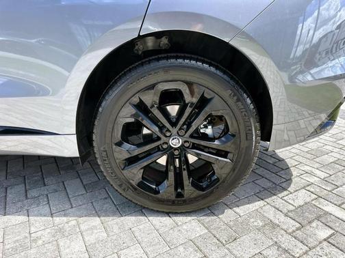 2024 Jaguar F-PACE P400 R-Dynamic S