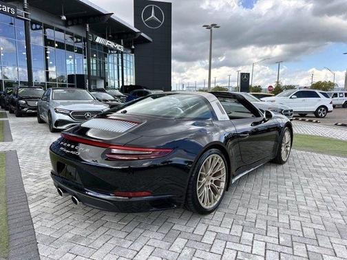2019 Porsche 911 Targa 4 GTS