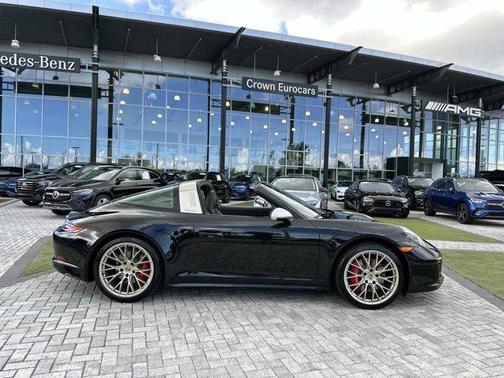 2019 Porsche 911 Targa 4 GTS