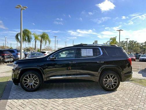 2023 GMC Acadia Denali