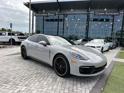 2023 Porsche Panamera Platinum Edition