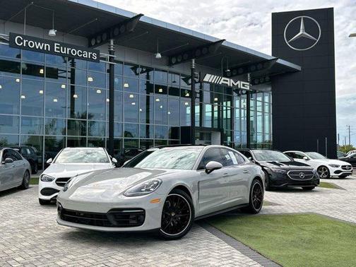 2023 Porsche Panamera Platinum Edition