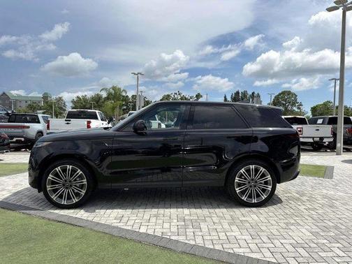 2024 Land Rover Range Rover Sport SE