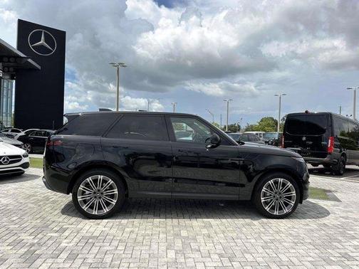 2024 Land Rover Range Rover Sport SE