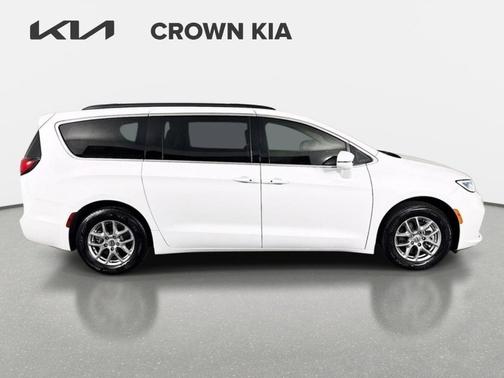 White 2021 Chrysler Pacifica Touring