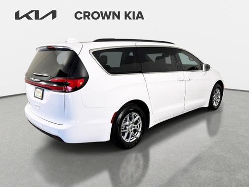 White 2021 Chrysler Pacifica Touring