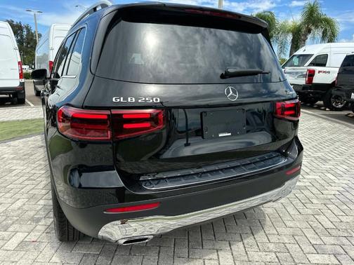 2025 Mercedes-Benz GLB 250 Base 4MATIC