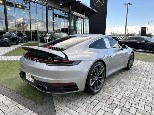 2024 Porsche 911 Carrera