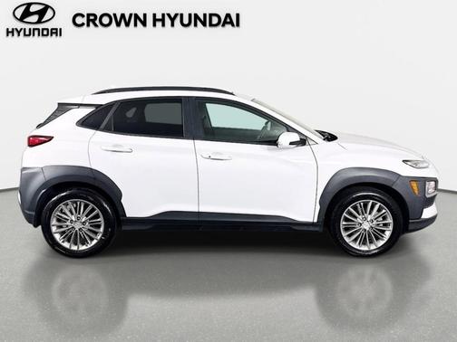 White 2019 Hyundai KONA SEL