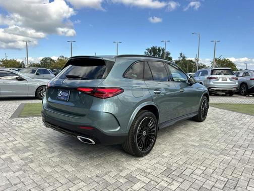 2026 Mercedes-Benz GLC 300 Base
