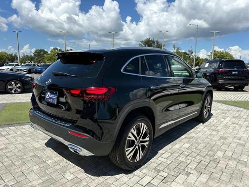 2025 Mercedes-Benz GLA 250 Base