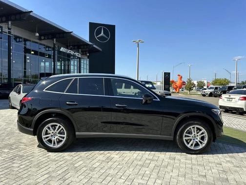 2026 Mercedes-Benz GLC 300 Base