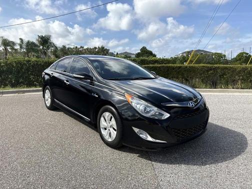 Eclipse Black 2015 Hyundai SONATA Hybrid Base