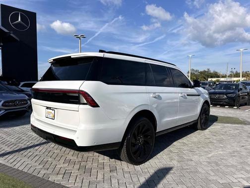 2025 Lincoln Navigator Reserve