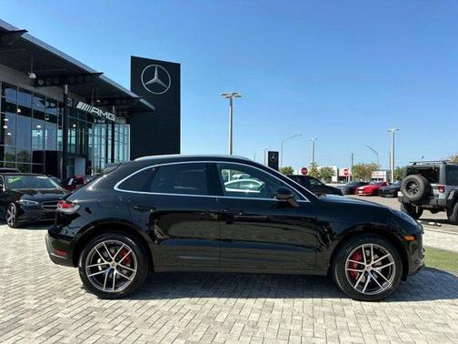 2022 Porsche Macan S