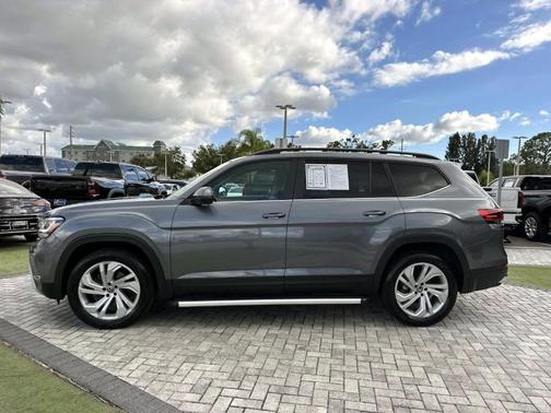 2022 Volkswagen Atlas 3.6L SE w/Technology