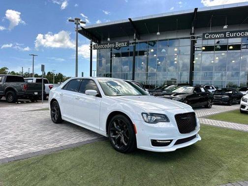 2021 Chrysler 300 Touring