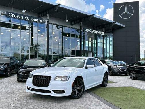 2021 Chrysler 300 Touring