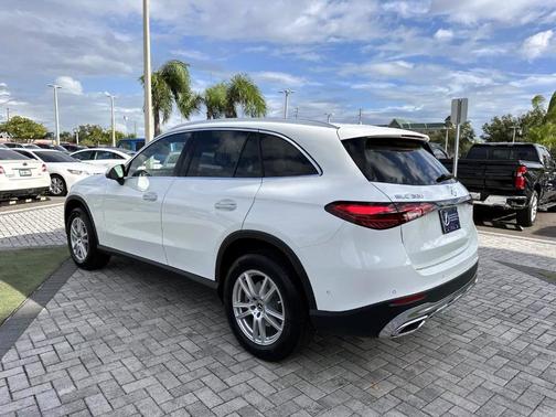 2026 Mercedes-Benz GLC 300 Base