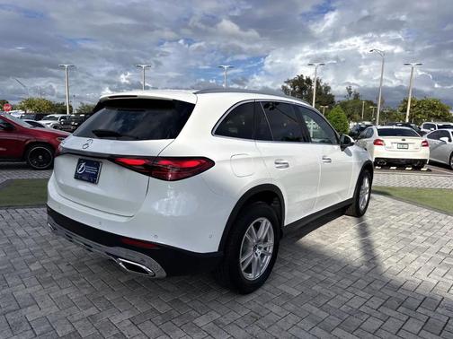 2026 Mercedes-Benz GLC 300 Base