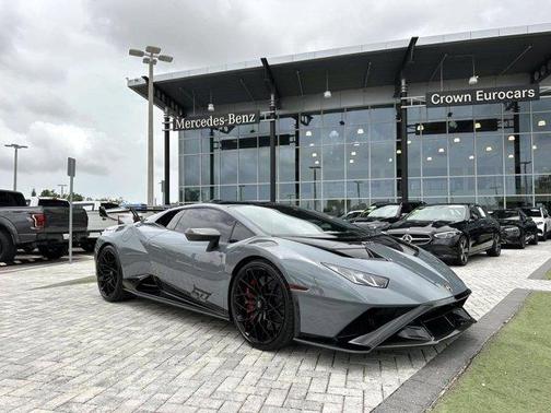 2023 Lamborghini Huracan STO Base