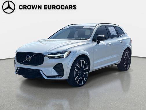 2024 Volvo XC60 B5 Ultimate Dark Theme