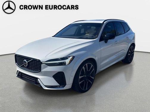 2024 Volvo XC60 B5 Ultimate Dark Theme