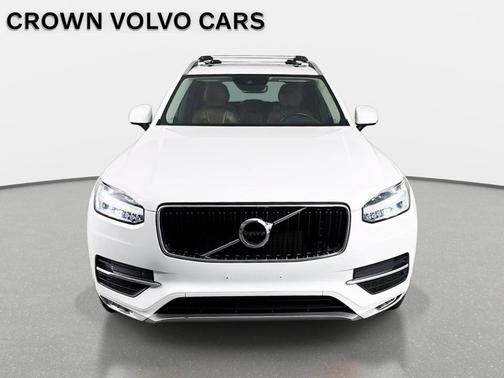 White 2019 Volvo XC90 T6 Momentum