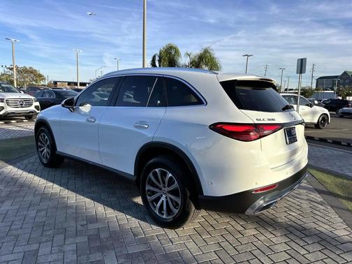 2026 Mercedes-Benz GLC 300 Base 4MATIC