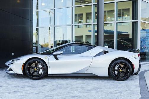 2024 Ferrari SF90 Spider Base
