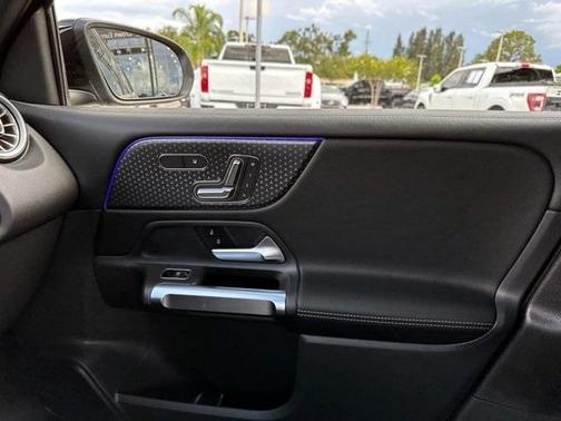 2025 Mercedes-Benz GLB 250 Base 4MATIC