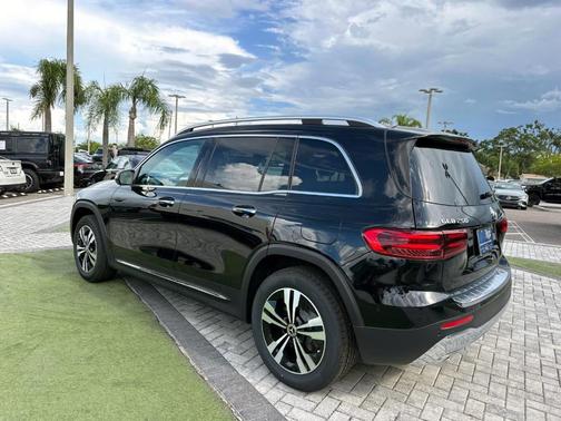 2025 Mercedes-Benz GLB 250 Base 4MATIC