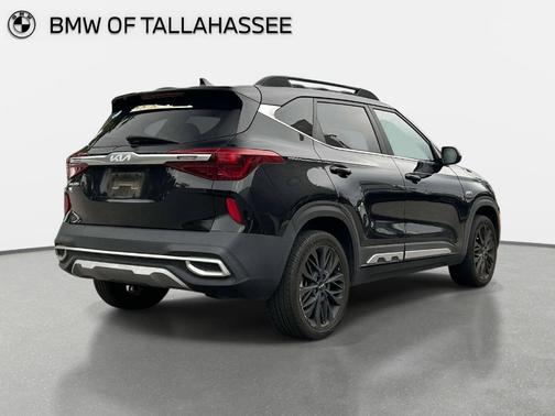 Black 2022 Kia Seltos Nightfall