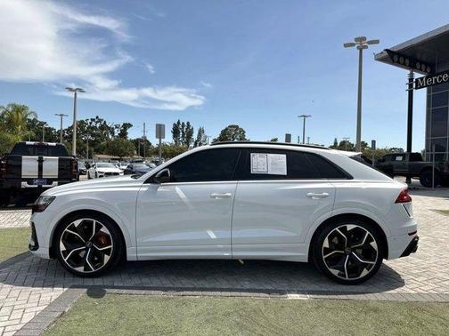 Glacier White Metallic 2023 Audi RS Q8 4.0T quattro