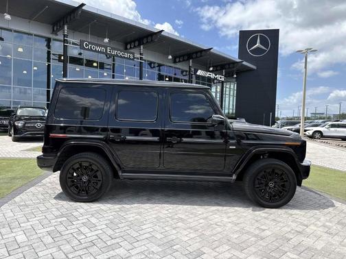 Obsidian Black Metallic 2025 Mercedes-Benz G-Class Base
