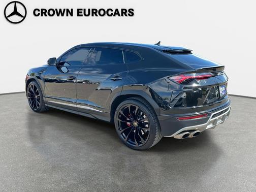2022 Lamborghini Urus Base