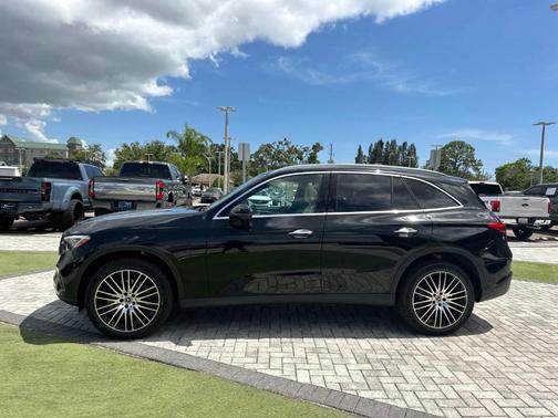 2025 Mercedes-Benz GLC 300 Base 4MATIC